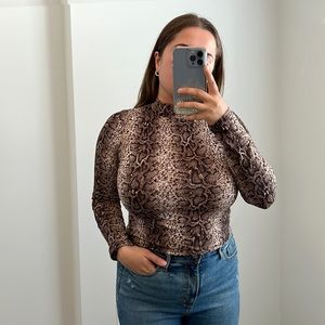 OLIVIA RAE | SNAKE SKIN TURTLE NECK LONGSLEEVE STOP